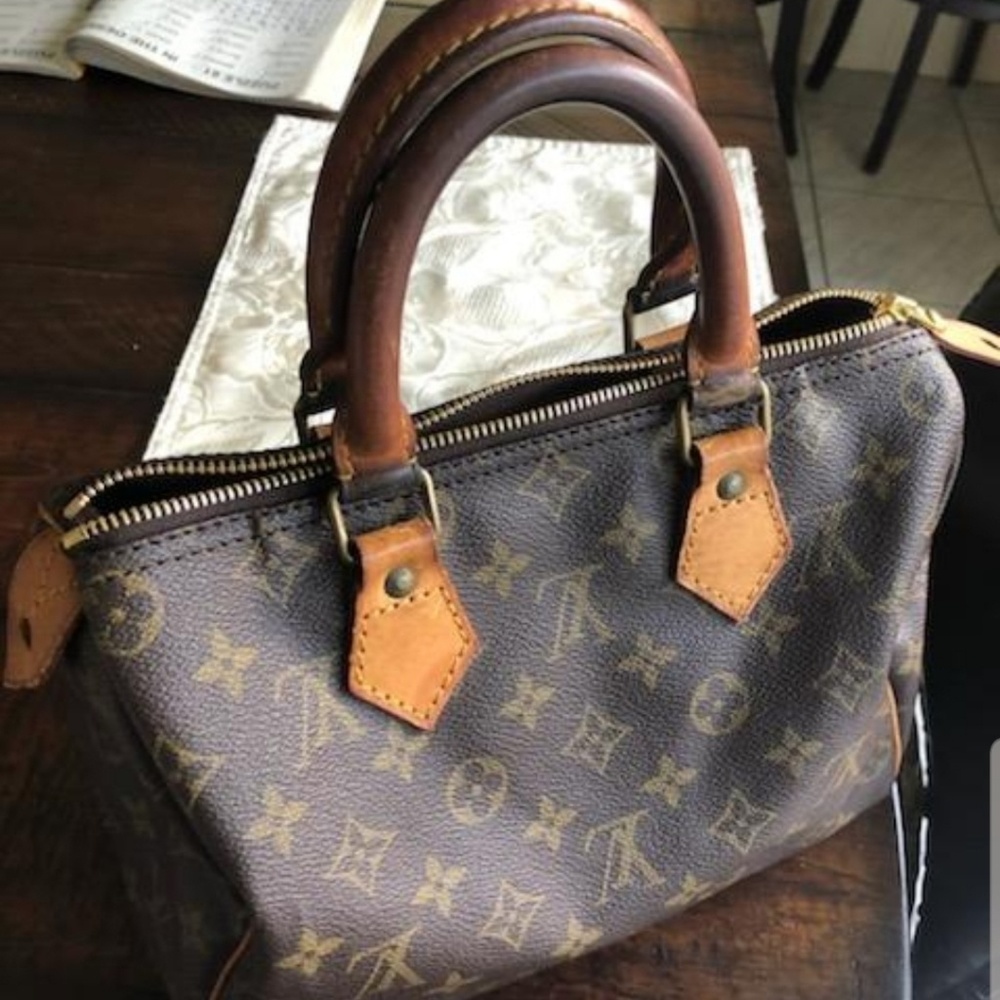 Louis Vuitton speedy